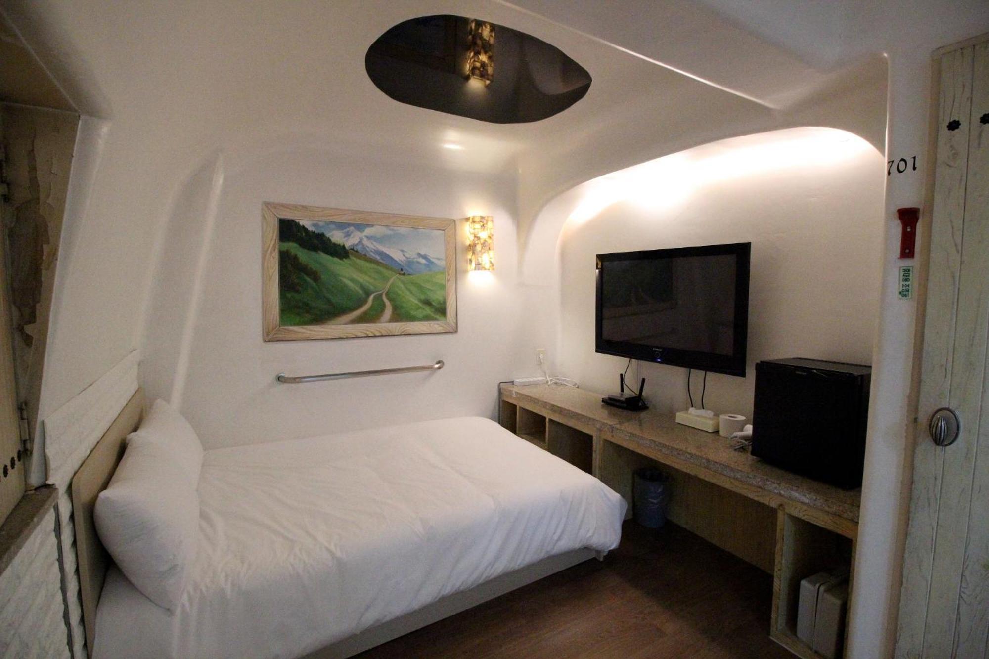 Sinchon Gaon Hostel *